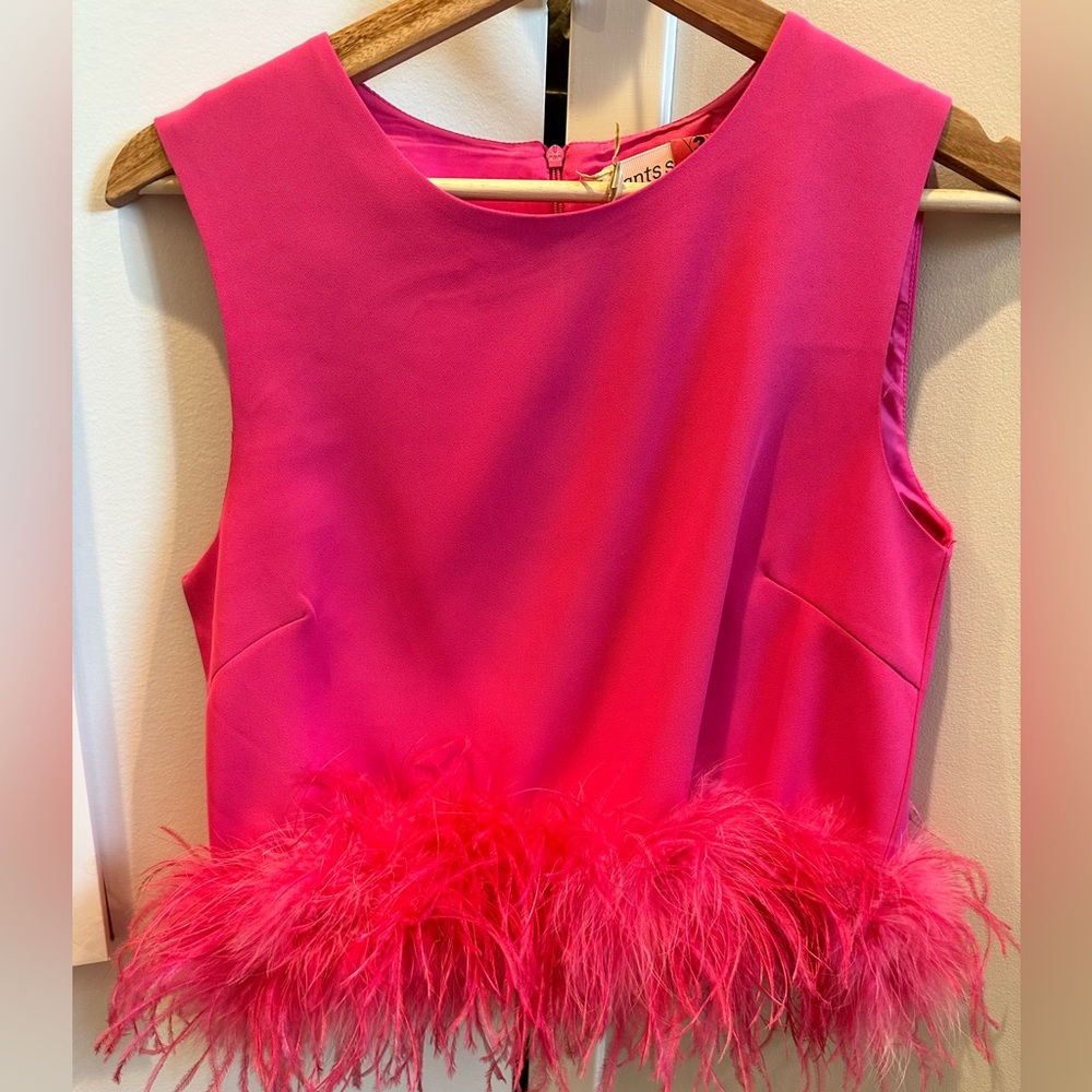 Pants store feather top